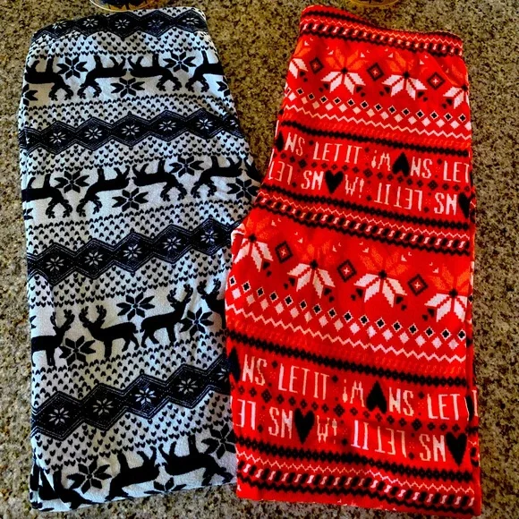 $$$ Cozy Christmas Leggings - Picture 1 of 3